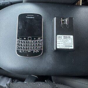 EUC Blackberry Bold 9900 Batteries and Charger Included
